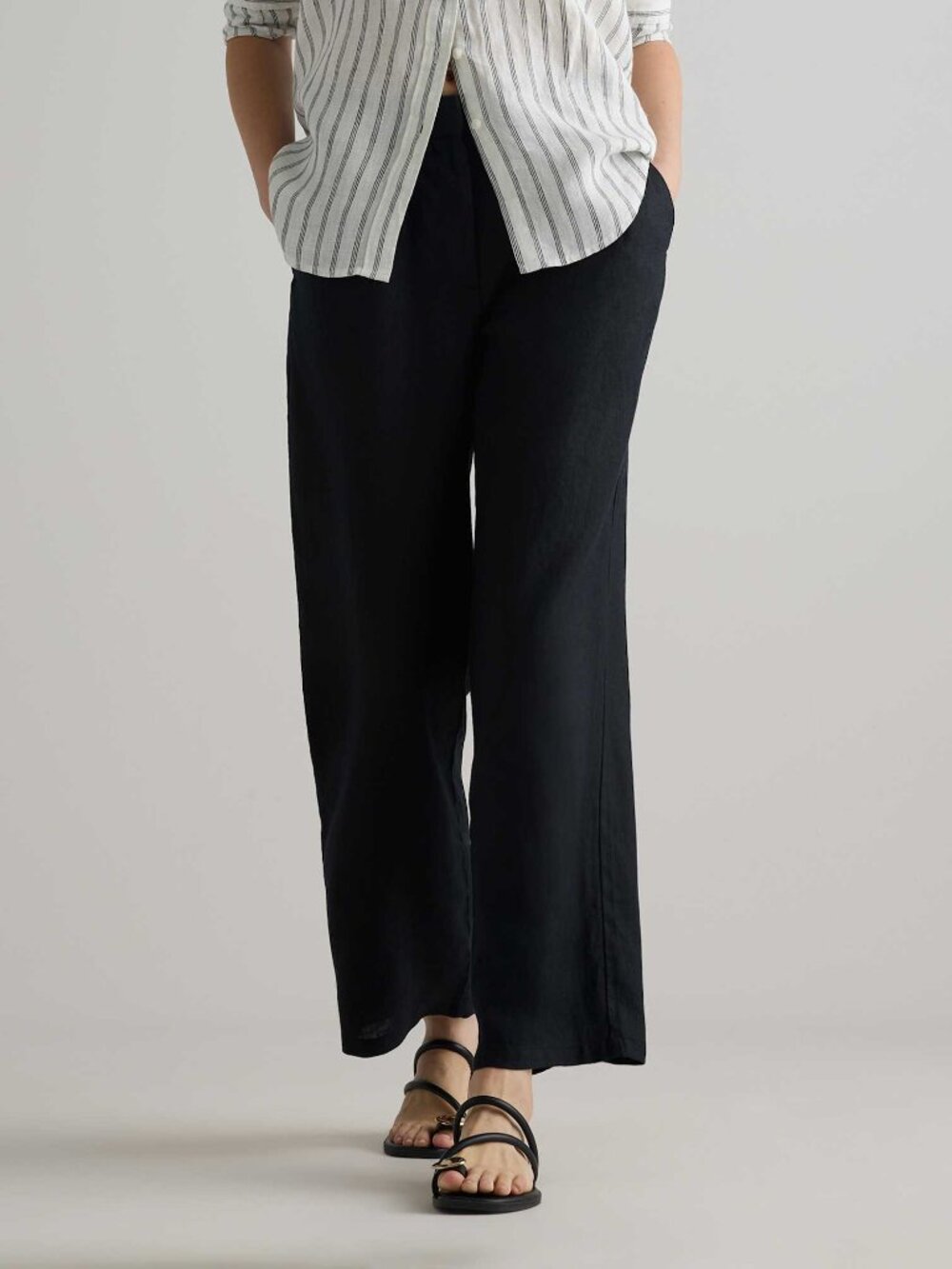 Linen Pleated Trouser in Black
